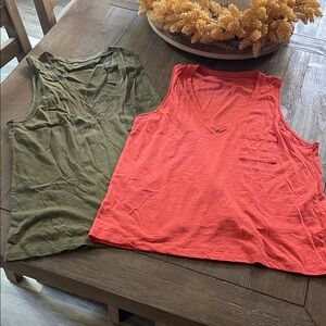 TWO Madewell Women's Sleeveless V-Neck Tank Tops - Olive Green and Coral